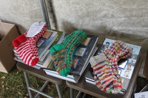 Sotilaskodin sukkia ja Santahamina-kirjoja kilpailujen palkintona